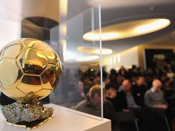 El Balón de Oro, en una rueda de prensa de la FIFA El Balón de Oro, en una rueda de prensa de la FIFA