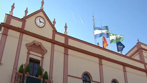 El matrimonio y la hija fallecidos en Alcalá de Guadaíra consumían comida caducada El matrimonio y la hija fallecidos en Alcalá de Guadaíra consumían comida caducada