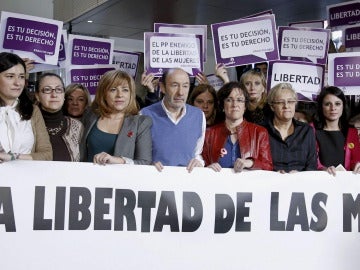 Alfredo Pérez Rubalcaba y Elena Valenciano, en un acto contra la reforma del aborto