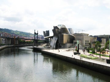 Imagen panorámica de la Ría de Bilbao.