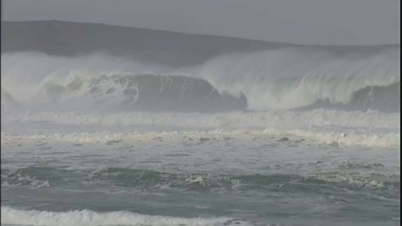 Alerta roja en la costa gallega por viento y fuerte oleaje