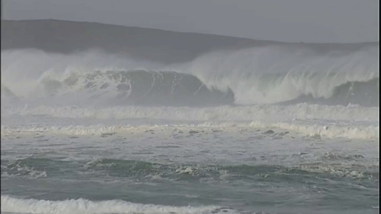 Alerta roja en la costa gallega por viento y fuerte oleaje