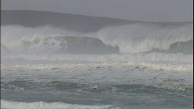 Alerta roja en la costa gallega por viento y fuerte oleaje