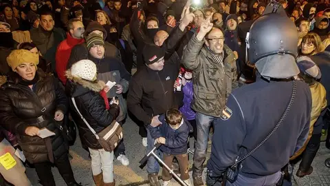 Los vecinos de Gamonal, durante la manifestación Los vecinos de Gamonal, durante la manifestación
