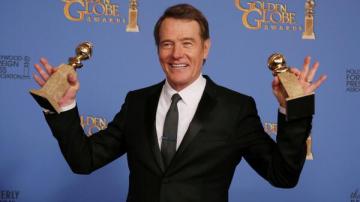 Bryan Cranston con los dos premios a 'Breaking Bad'