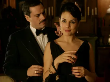 Sira escucha el acuerdo al que llega Da Silva con los alemanes Sira escucha el acuerdo al que llega Da Silva con los alemanes