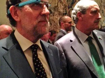Mariano Rajoy con las Google Glass Mariano Rajoy con las Google Glass