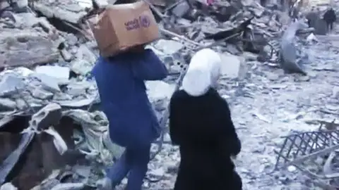 Barrio de bombardeo de Siria Barrio de bombardeo de Siria