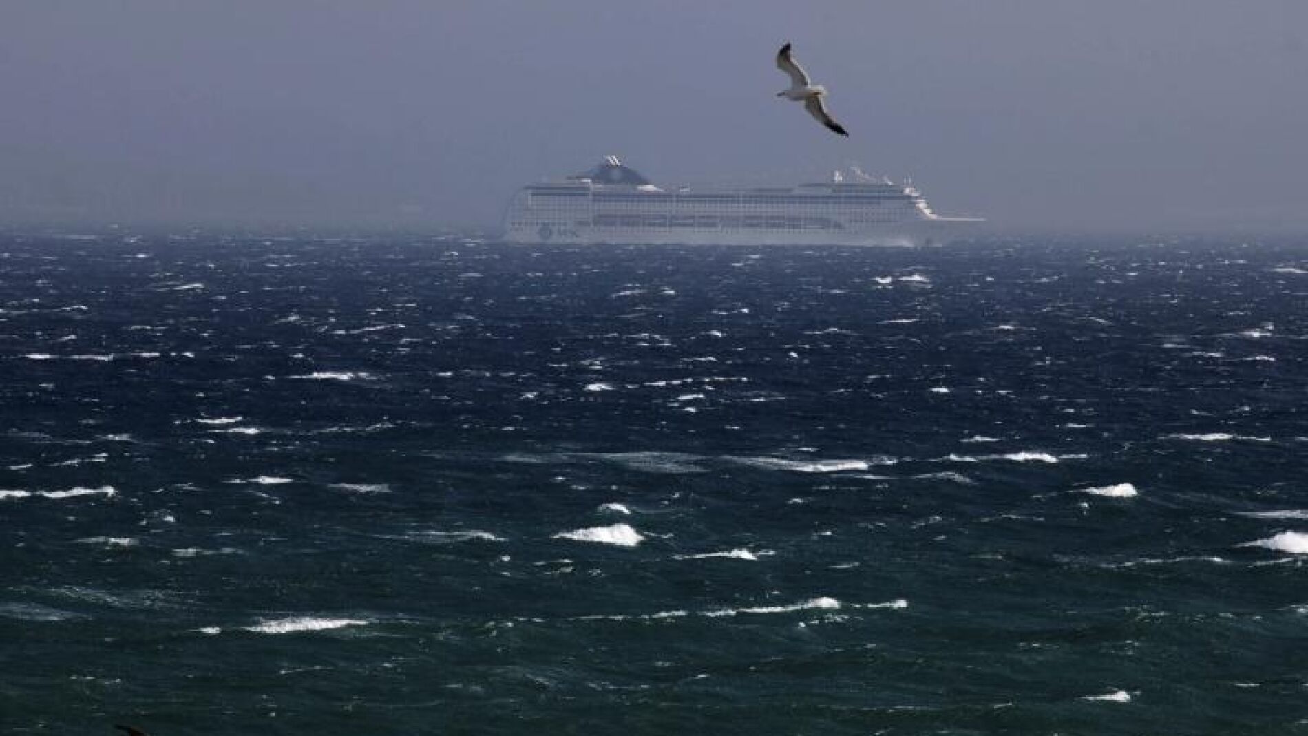 Temporal de viento en el estrecho de Gibraltar.
