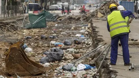 Comienzan a vallar la zona de Gamonal para cerrar la zanja Comienzan a vallar la zona de Gamonal para cerrar la zanja