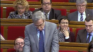 El PSC reorganiza sus escaños y relega a los tres díscolos a la última fila