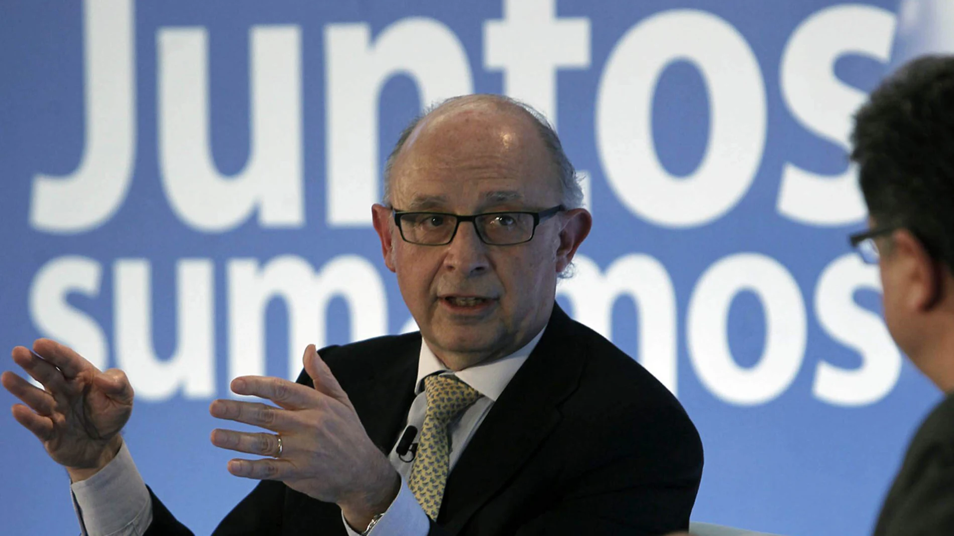 El ministro de Hacienda, Cristobal Montoro, en la convención del PP en Cataluña El ministro de Hacienda, Cristobal Montoro, en la convención del PP en Cataluña