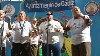 El carnaval de Cádiz arranca con pestiñada, erizada y ostionada