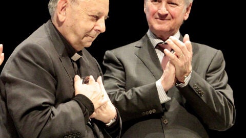 El obispo em&eacute;rito de San Sebasti&aacute;n, Juan Mar&iacute;a Uriarte junto a Juan Maria Atutxa