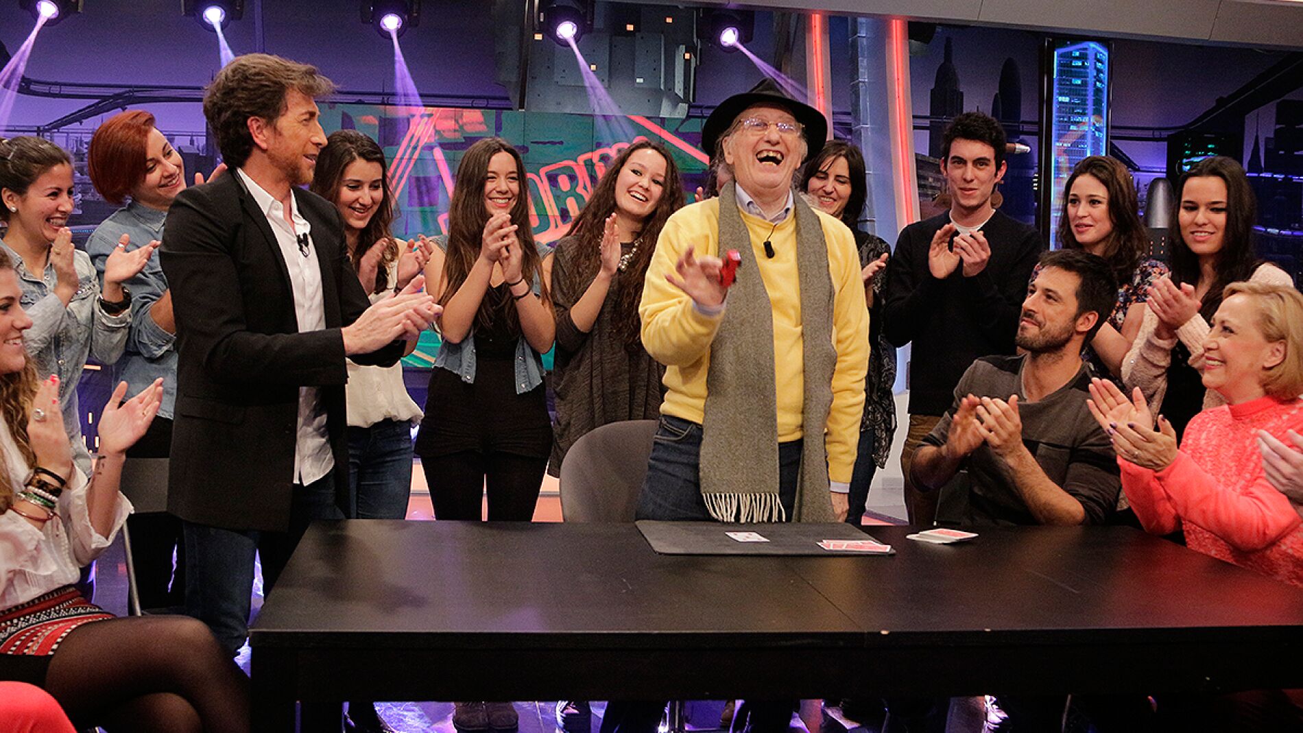Juan Tamariz con Hugo Silva en El Hormiguero 3.0
