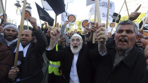 T&uacute;nez se echa a la calle para celebrar la Constituci&oacute;n
