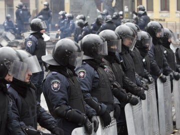 Agentes en las manifestaciones de Ucrania