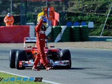 Alonso se baja del F14 T