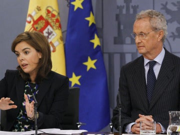 Soraya Sáenz de Santamaría y Pedro Morenés
