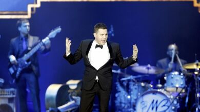 Michael Bublé pone glamour y mucho corazón en su concierto en Madrid