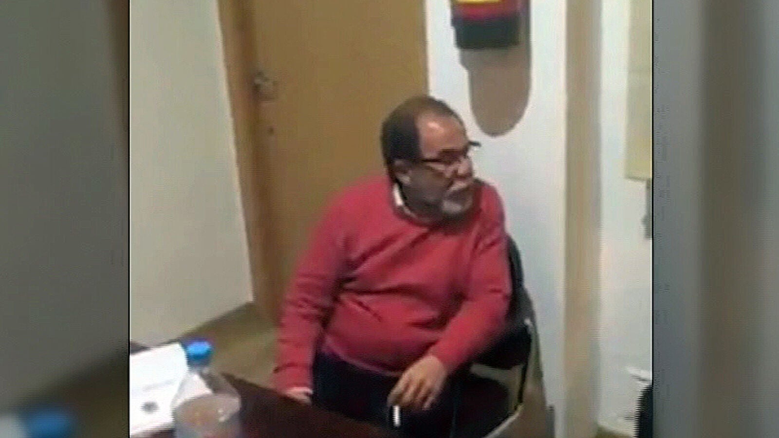 La Junta sancionará a un alcalde malagueño por fumar en el Ayuntamiento