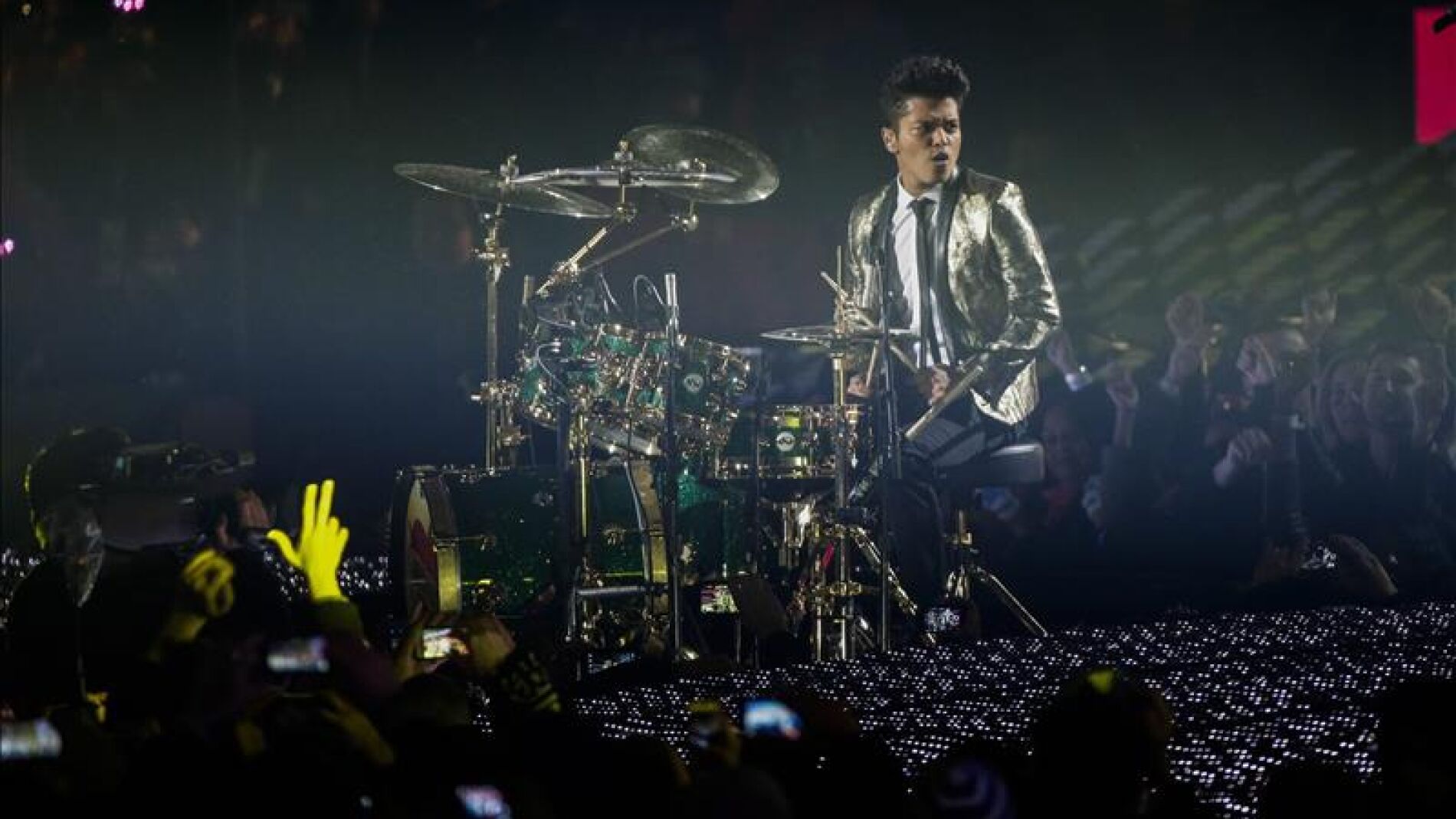 Bruno Mars en plena actuaci&oacute;n en la Super Bowl.
