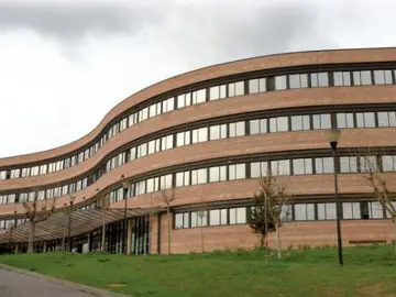 Facultad de Veterinaria de la Unversidad Autónoma de Barcelona Facultad de Veterinaria de la Unversidad Autónoma de Barcelona