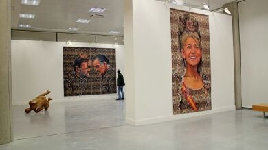 Censuran una exposición en Salamanca que muestra a Rajoy y la Infanta con heces en la cabeza