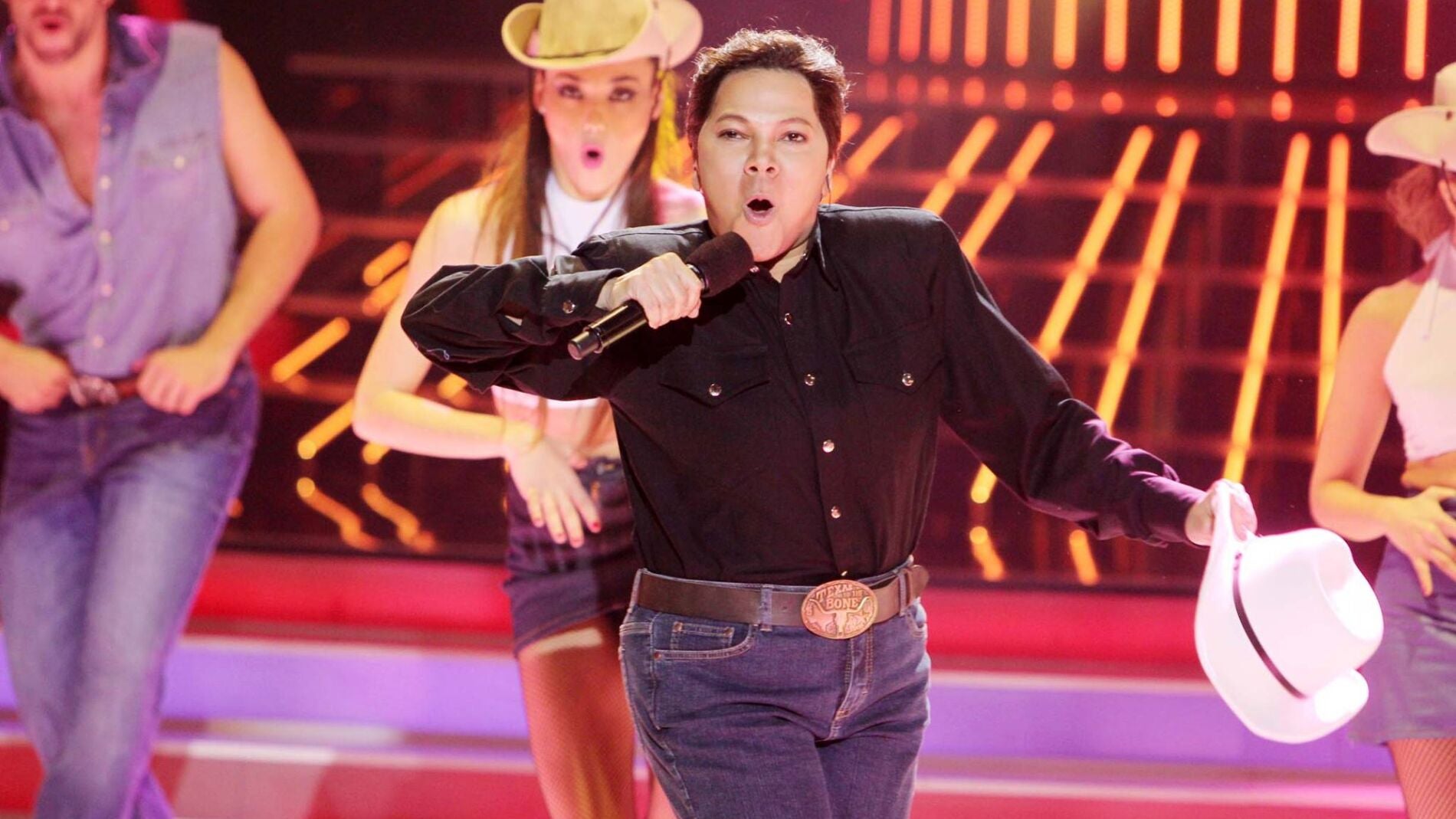 &Aacute;ngela Carrasco imita a Coyote Dax en Tu cara me suena