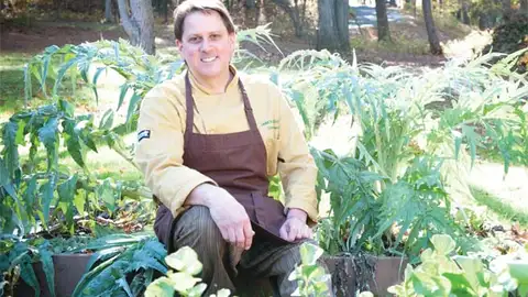 Damon Baehrel, el chef que lo hace todo y tiene cinco años de espera Damon Baehrel, el chef que lo hace todo y tiene cinco años de espera