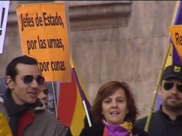 Manifestantes se congregan frente a los juzgados de Palma