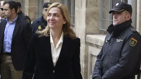 La infanta Cristina llega al juzgado de Palma tras ser imputada Todas las imágenes de la Infanta Cristina e Iñaki Urdangarin