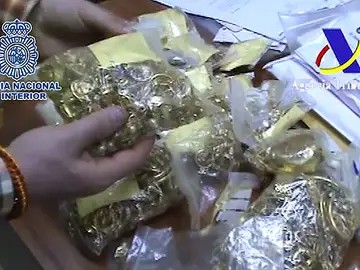 Oro y plata incautados por la Policía Nacional Oro y plata incautados por la Policía Nacional