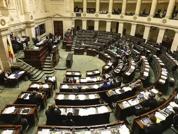 Parlamento de Bélgica durante el debate sobre la extensión de la ley sobre la eutanasia Parlamento de Bélgica durante el debate sobre la extensión de la ley sobre la eutanasia