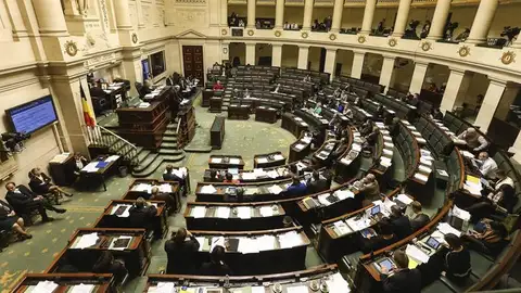 Parlamento de Bélgica durante el debate sobre la extensión de la ley sobre la eutanasia Parlamento de Bélgica durante el debate sobre la extensión de la ley sobre la eutanasia