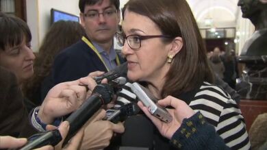 El PSOE considera elecciones en Navarra, niega pactar con Bildu pero si aceptar votos