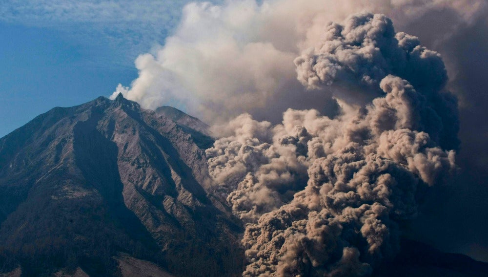 Erupción del volcán Kelud, en Indonesia