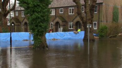 Al menos dos muertos por el fuerte temporal de viento y lluvias que azota a Inglaterra