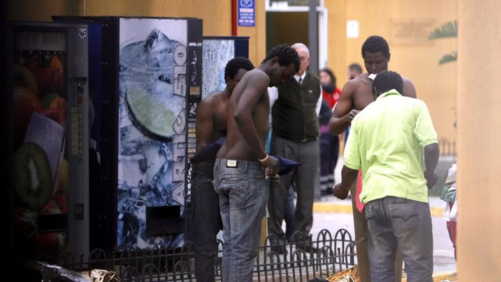 Inmigrantes en el CETI Inmigrantes en el CETI