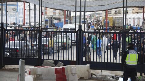 Vigilancia en el tr&aacute;nsito fronterizo de Melilla