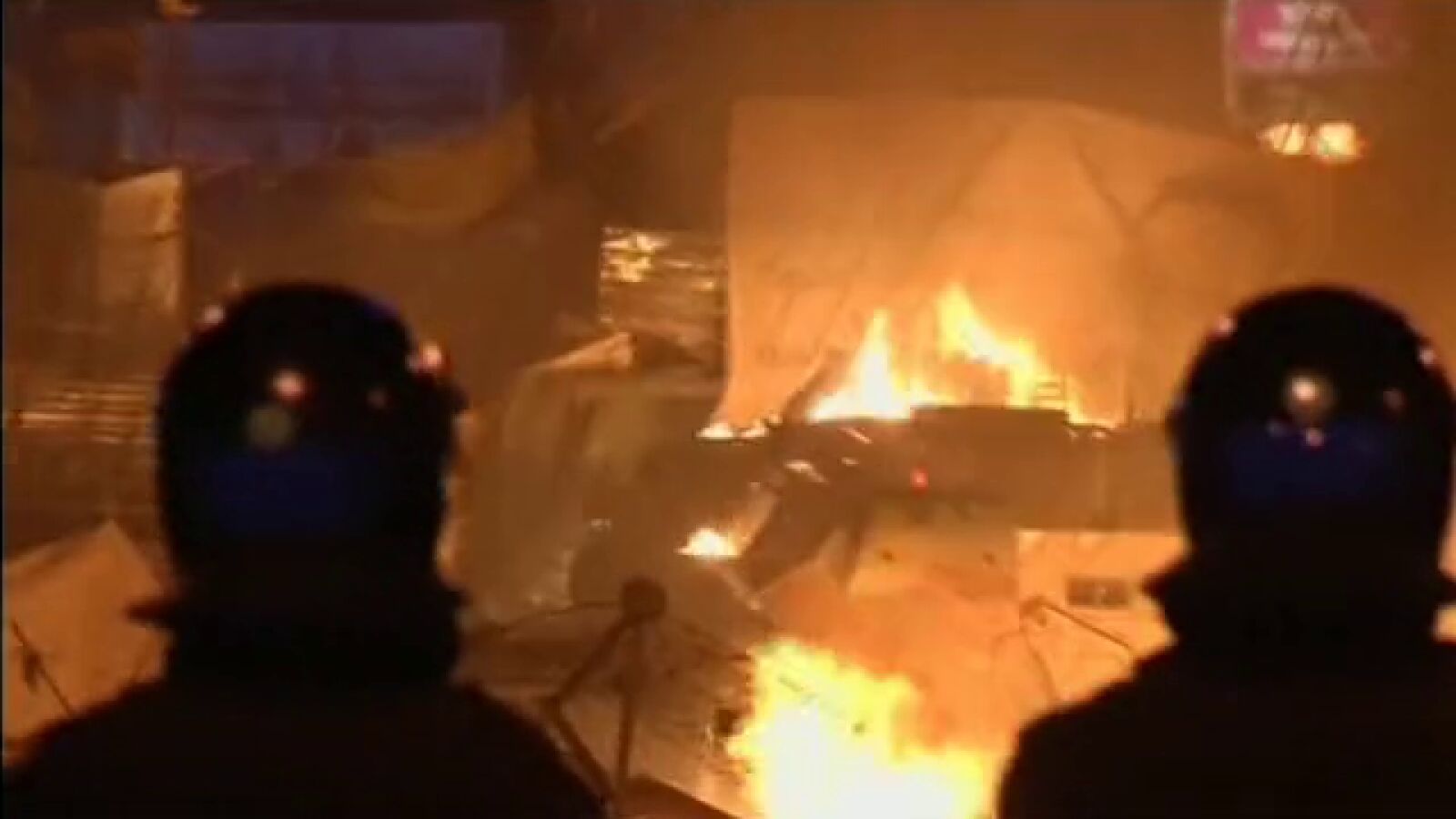 Al menos 25 muertos en la batalla campal entre manifestantes y policía en Kiev