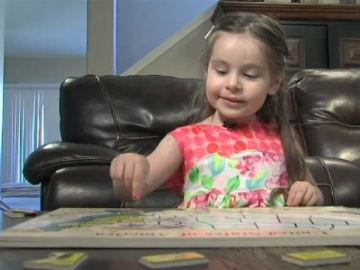 Una niña de Arizona aprende a hablar español gracias al iPad de sus padres