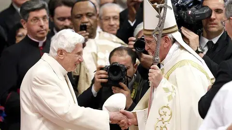 El papa Francisco y el papa emérito Benedicto XVI. El papa Francisco y el papa emérito Benedicto XVI.