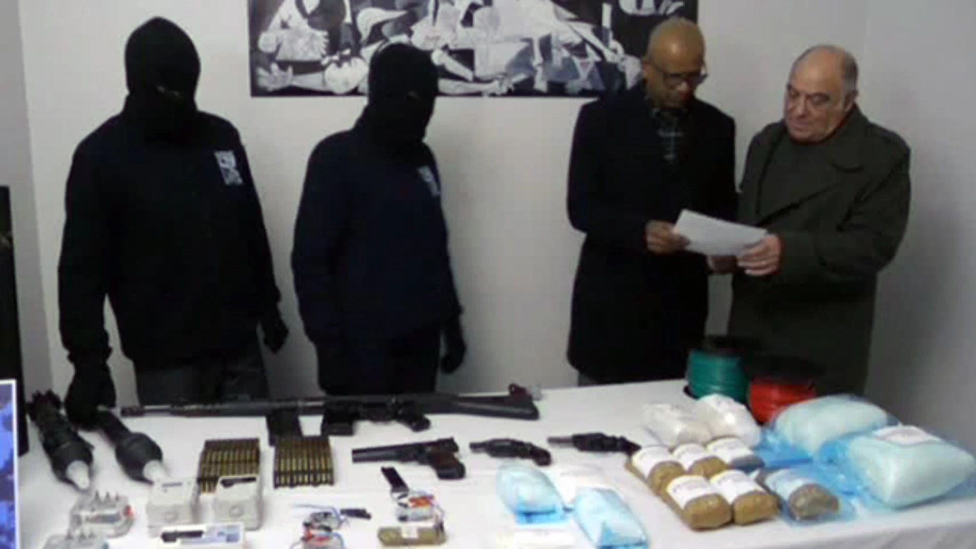 Los terroristas, con los supuestos verificadores Los terroristas, con los supuestos verificadores