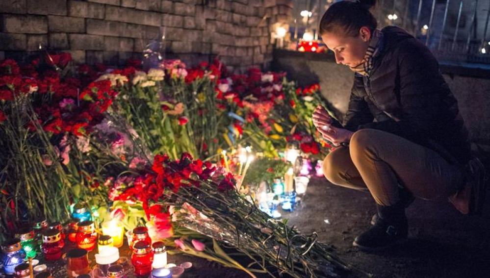 Vigilia por los muertos en Kiev