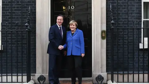 David Cameron y Angela Merkel, momentos antes de su reunión en Londres David Cameron y Angela Merkel, momentos antes de su reunión en Londres
