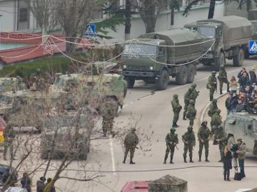 Militares desplegados en Crimea