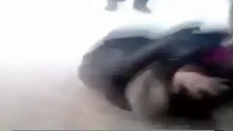 Brutal paliza de una menor a otra Brutal paliza de una menor a otra