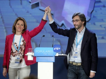 Arantza Quiroga junto a Iñaki Oyarzabal, en el Congreso del PP vasco