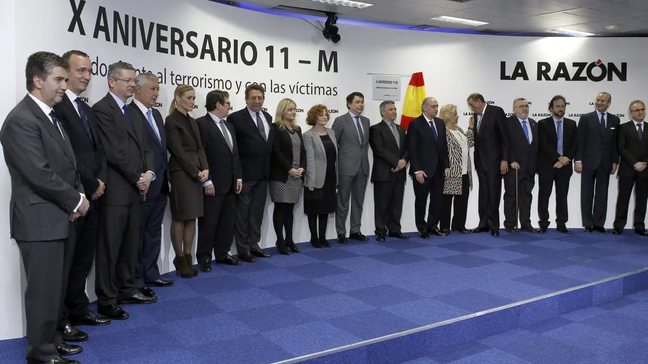 Las víctimas del terrorismo descubren una placa en la sede de La Razón